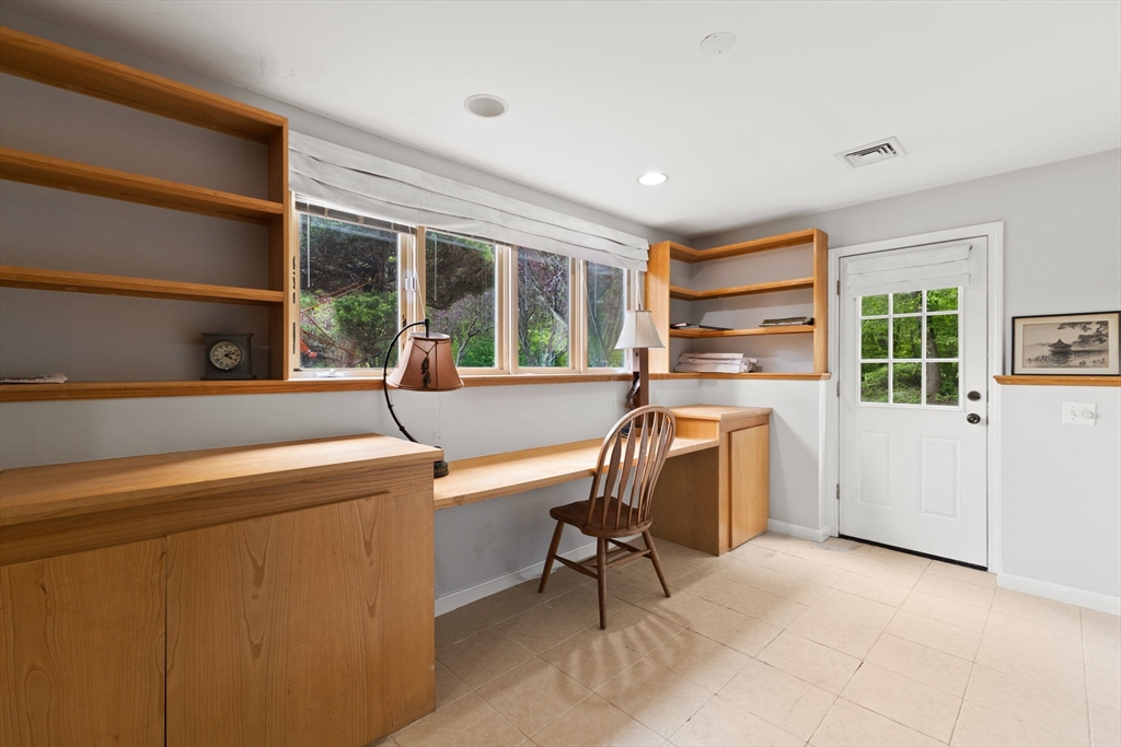 75 Narrows Road Freetown, MA 02702 - Photo 34 of 40