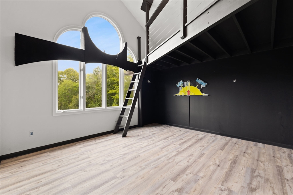 75 Narrows Road Freetown, MA 02702 - Photo 9 of 40