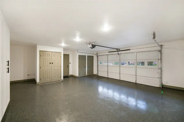 a view of a livingroom with closet