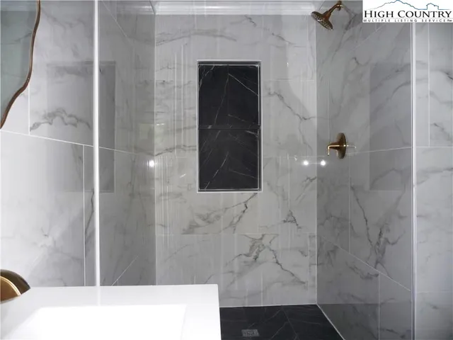 $729,000 | 384 New River Heights Road, Boone, NC 28607