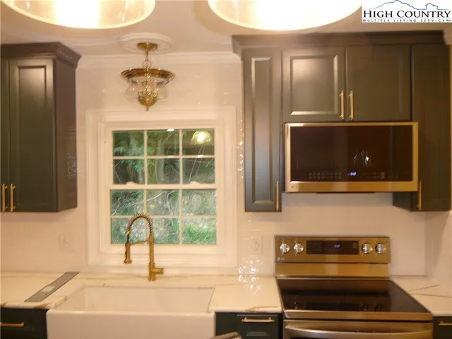 $729,000 | 384 New River Heights Road, Boone, NC 28607