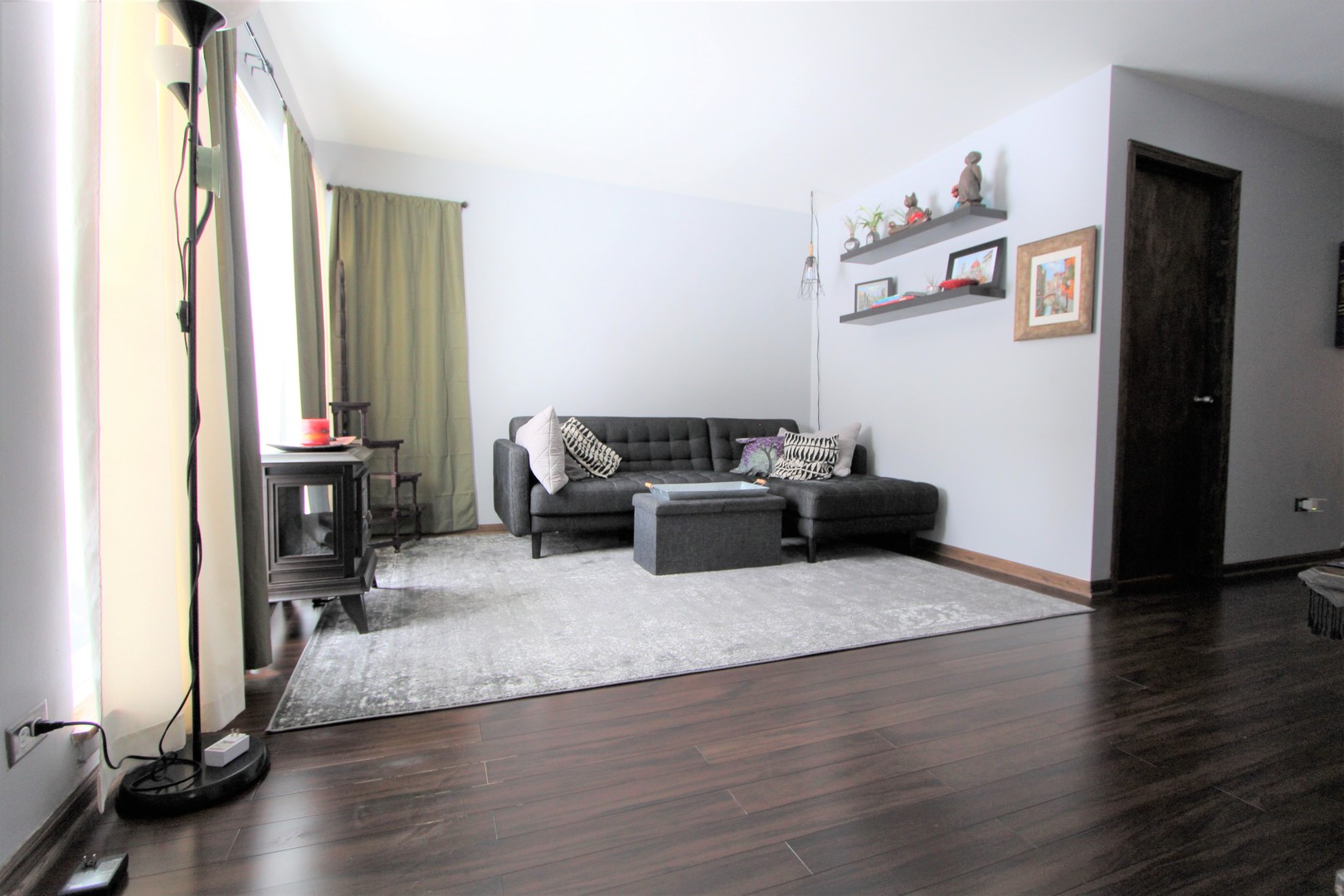369 Des Plaines Avenue Riverside, IL 60546 - Photo 7 of 16
