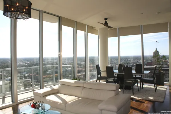 $4,200 | 610 East Market Street, Unit 2601, San Antonio, TX 78205