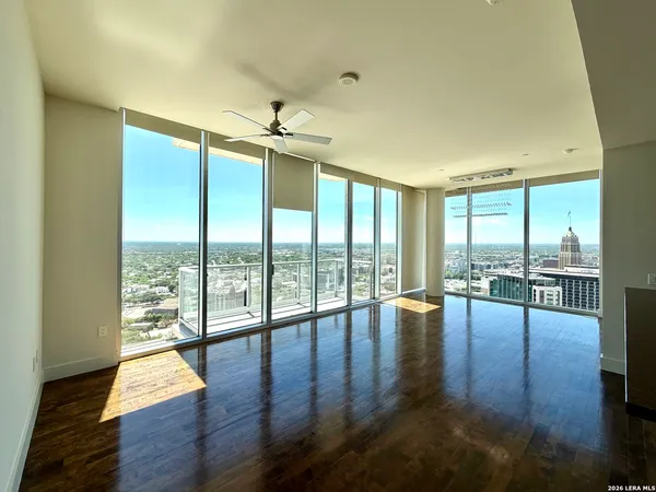 $4,200 | 610 East Market Street, Unit 2601, San Antonio, TX 78205