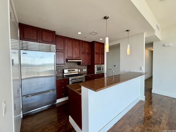 $4,200 | 610 East Market Street, Unit 2601, San Antonio, TX 78205