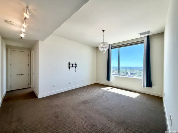 $4,200 | 610 East Market Street, Unit 2601, San Antonio, TX 78205