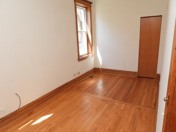 $1,950 | 5119 West Pensacola Avenue, Unit 1, Chicago, IL 60641