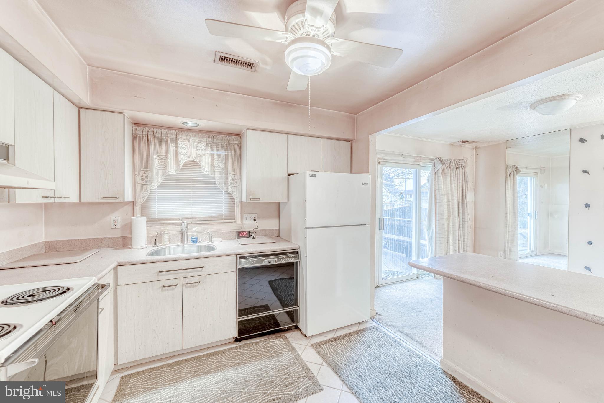 7207 Lavender Lane Springfield, VA 22150 - Photo 11 of 46 Main Kitchen