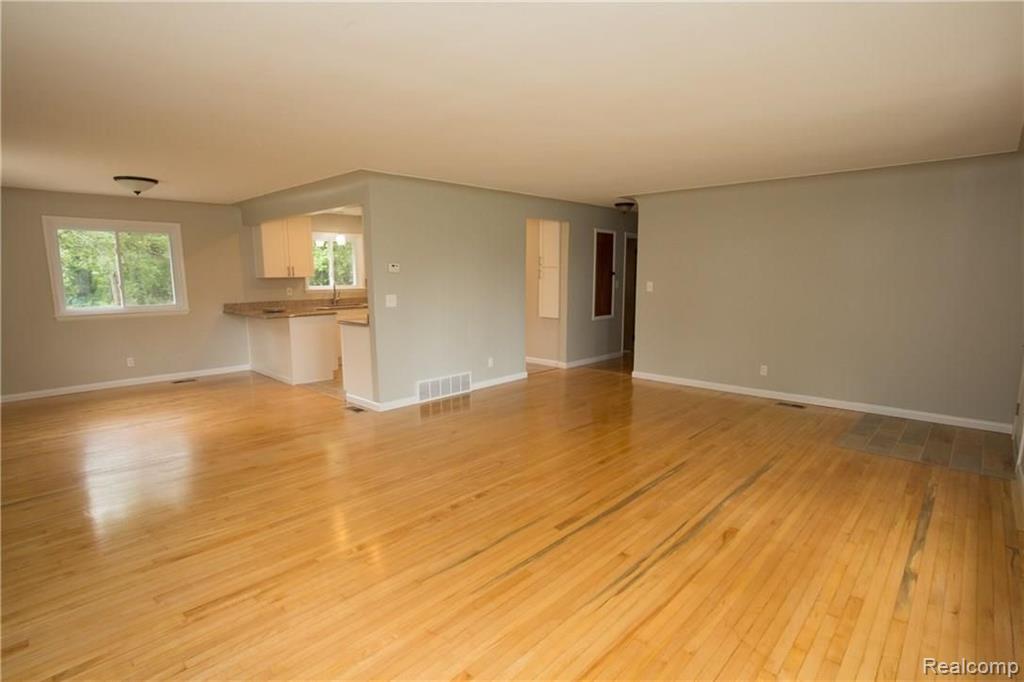 2903 West Auburn Road Rochester Hills, MI 48309 - Photo 7 of 36
