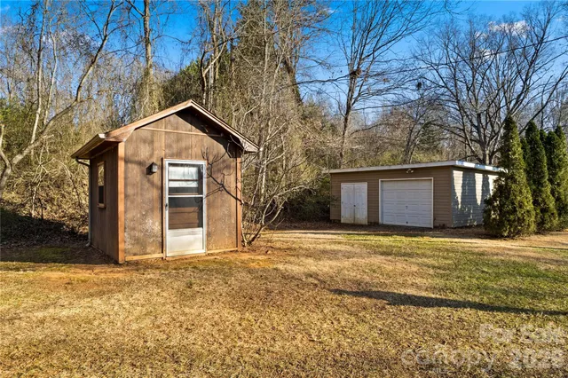 $387,500 | 490 Northwood Park, Taylorsville, NC 28681