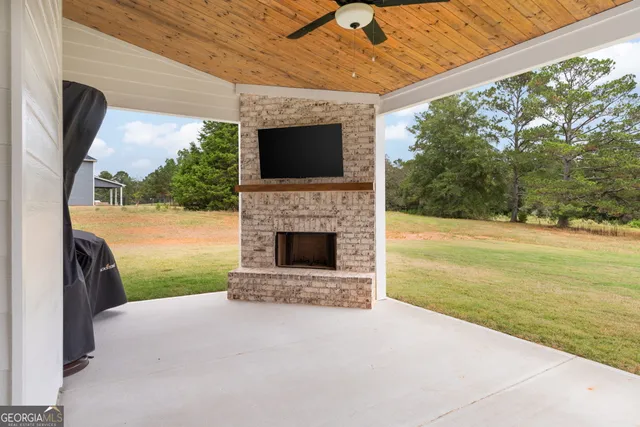 a view of a house with a swimming pool