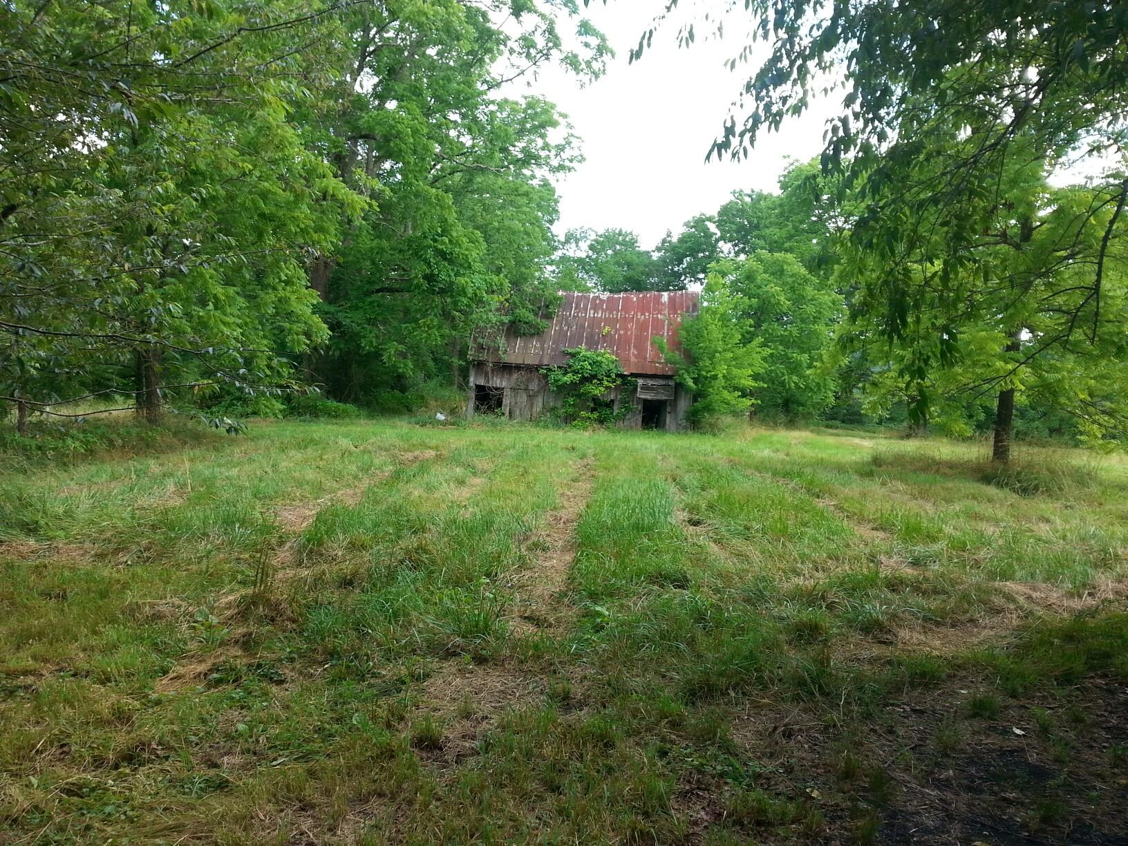 956 Open Range Road Crossville, TN 38555 - Photo 2 of 14 Barn