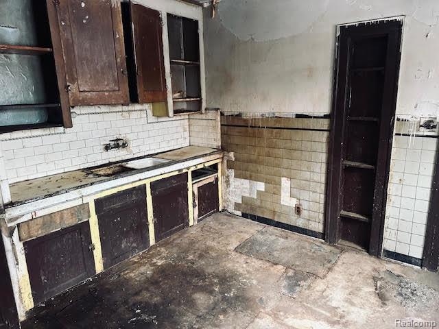 5226 Coplin Street Detroit, MI 48213 - Photo 6 of 23
