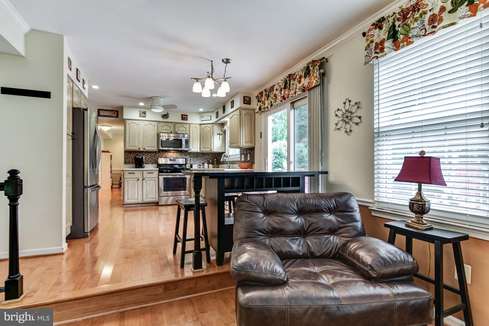 23612 Dixie Ridge Court Gaithersburg, MD 20882 - Photo 13 of 38 Family Room