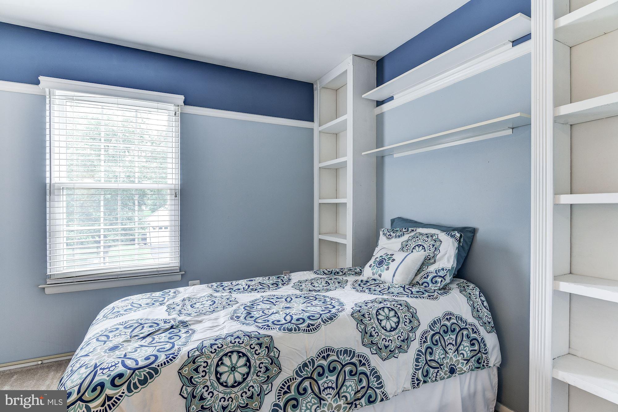 23612 Dixie Ridge Court Gaithersburg, MD 20882 - Photo 18 of 38 Bedroom | Built-In Shelving