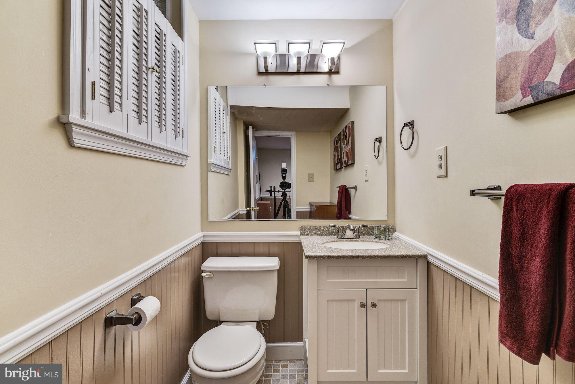 23612 Dixie Ridge Court Gaithersburg, MD 20882 - Photo 26 of 38 Powder Room
