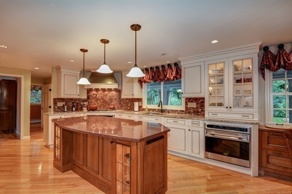 71 Robert Road Stow, MA 01775 - Photo 4 of 26