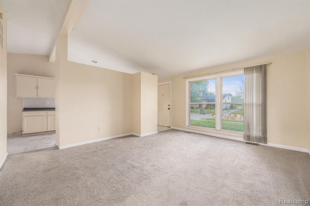 29119 York Street Inkster, MI 48141 - Photo 4 of 18