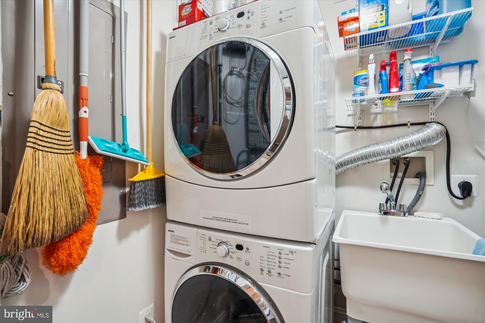 1781 Chain Bridge Road, Unit 407 McLean, VA 22102 - Photo 22 of 38 Washer Dryer