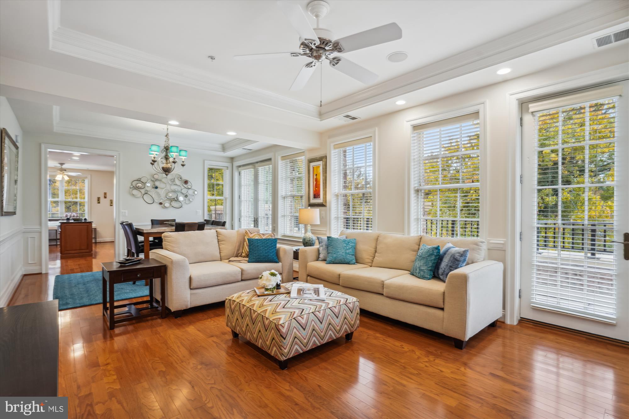 1781 Chain Bridge Road, Unit 407 McLean, VA 22102 - Photo 6 of 38 Living Room