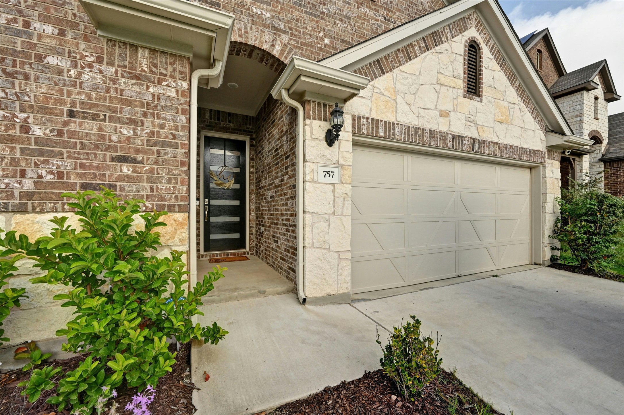 757 Cherrystone Loop Buda, TX 78610 - Photo 4 of 33