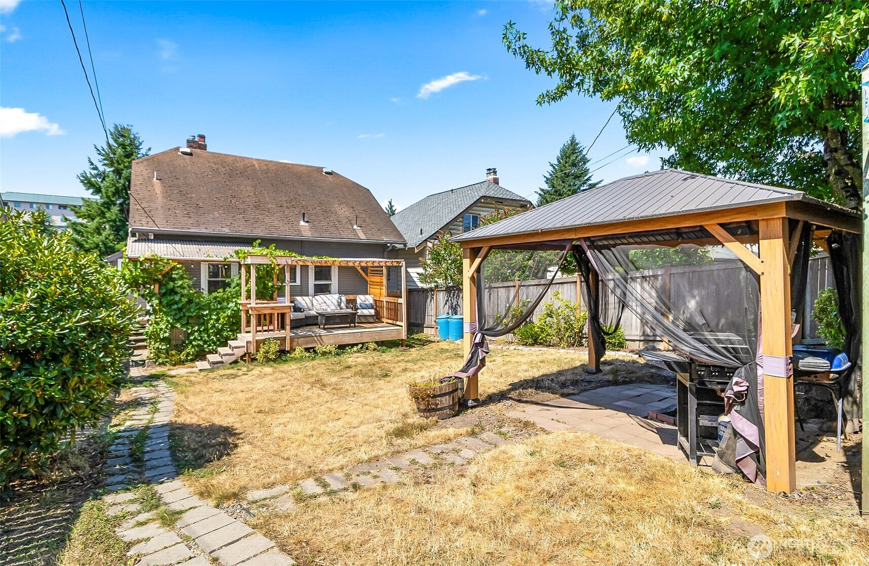 3503 Rockefeller Avenue Everett, WA 98201 - Photo 29 of 36 a view of pool with a patio