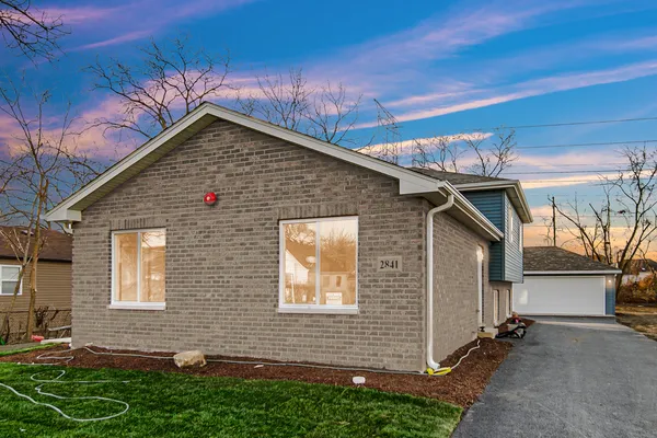 $335,900 | 3131 141st Place, Blue Island, IL 60406