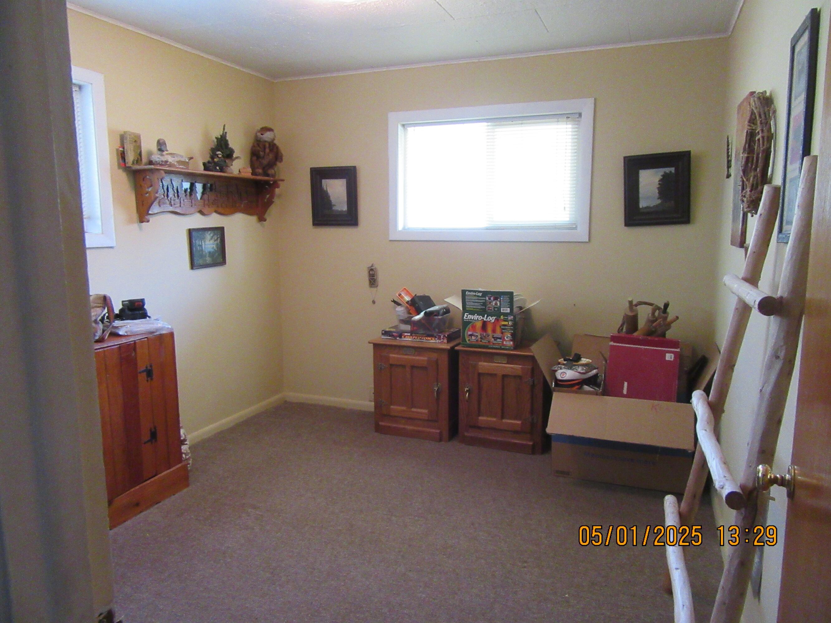 610 Applegate Avenue Chiloquin, OR 97624 - Photo 26 of 28 Back bedroom 1