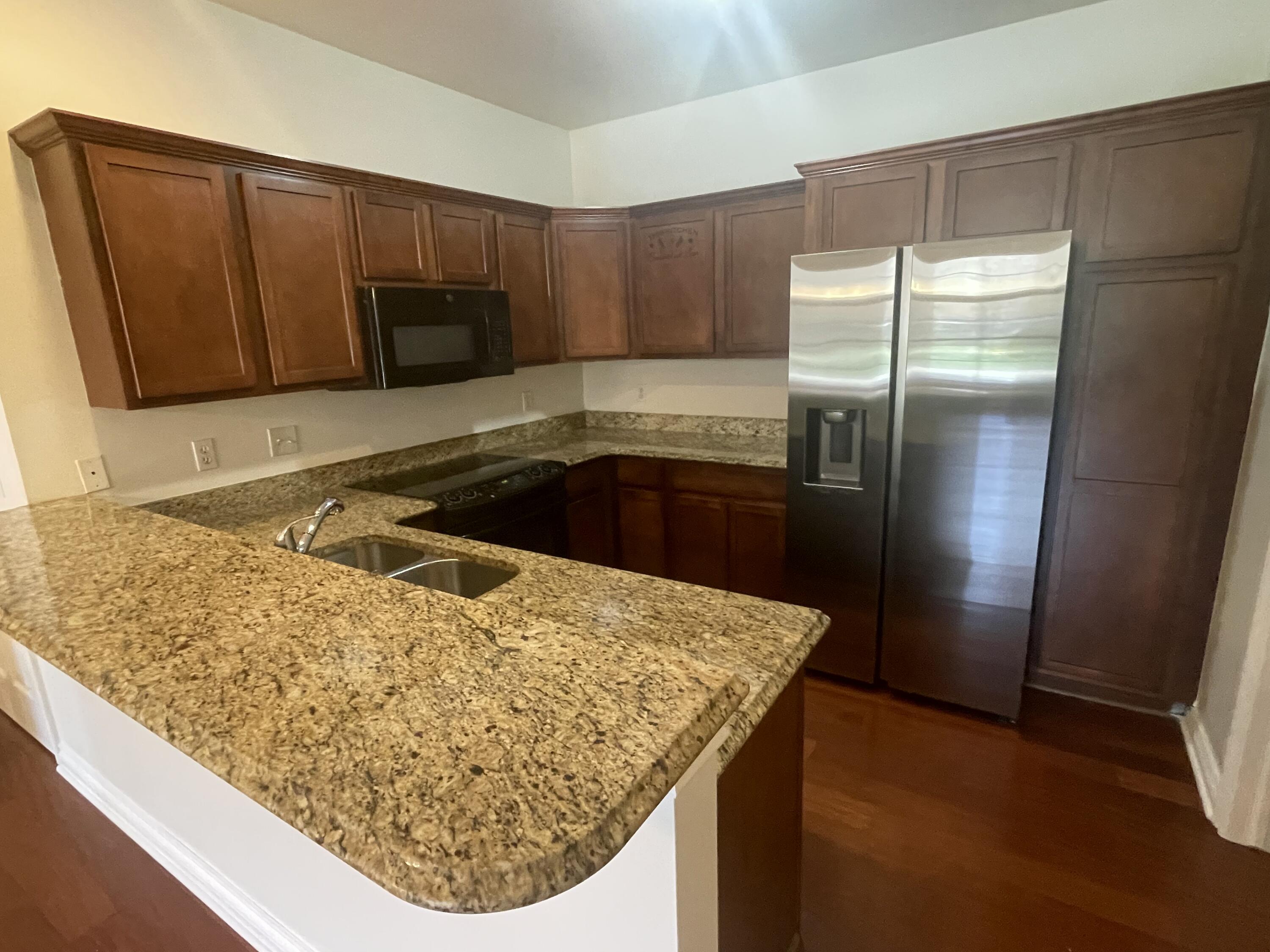 45588 South Stonewood Road Canton, MI 48187 - Photo 11 of 47 Kitchen
