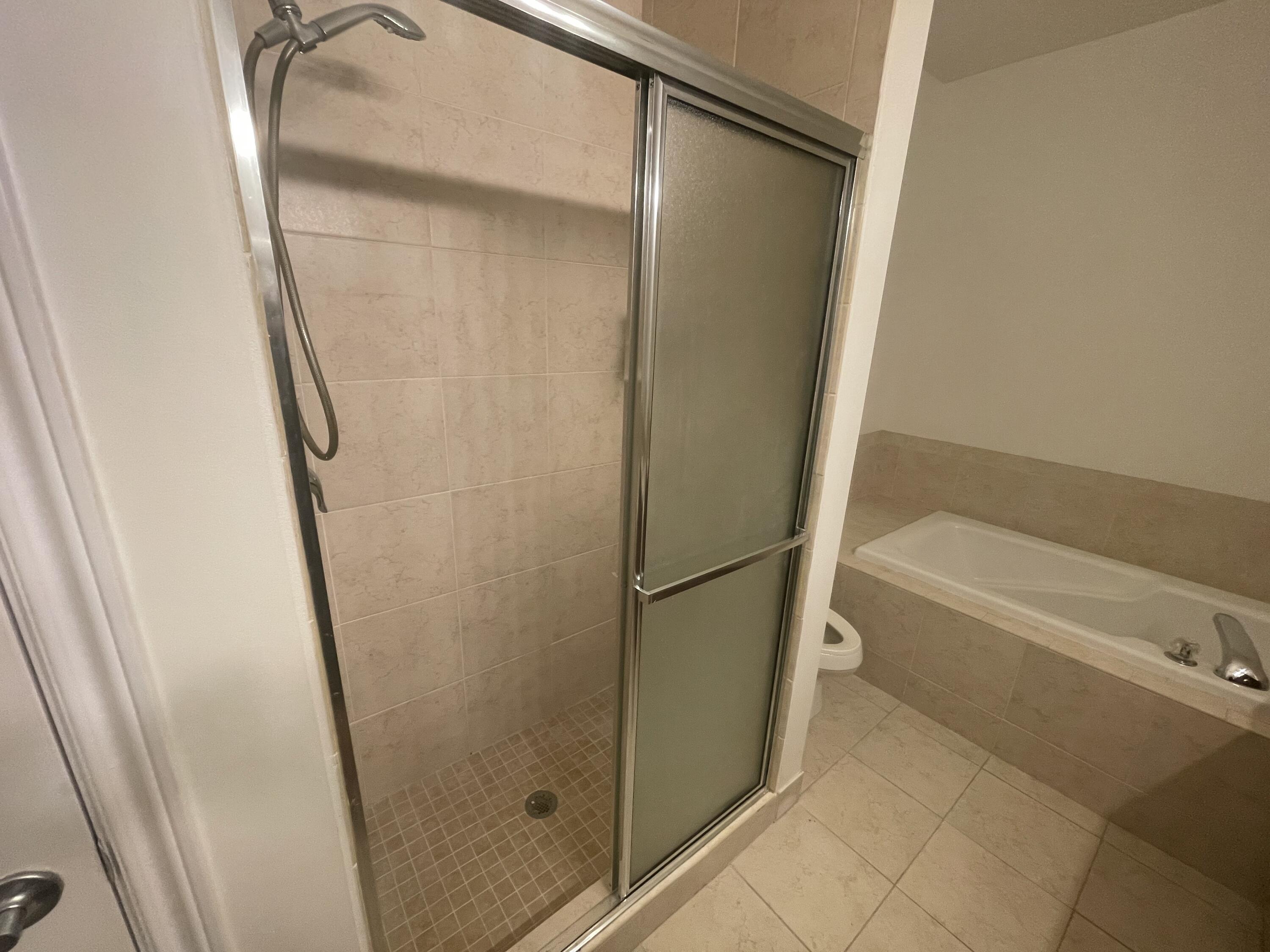 45588 South Stonewood Road Canton, MI 48187 - Photo 18 of 47 Primary Ensuite