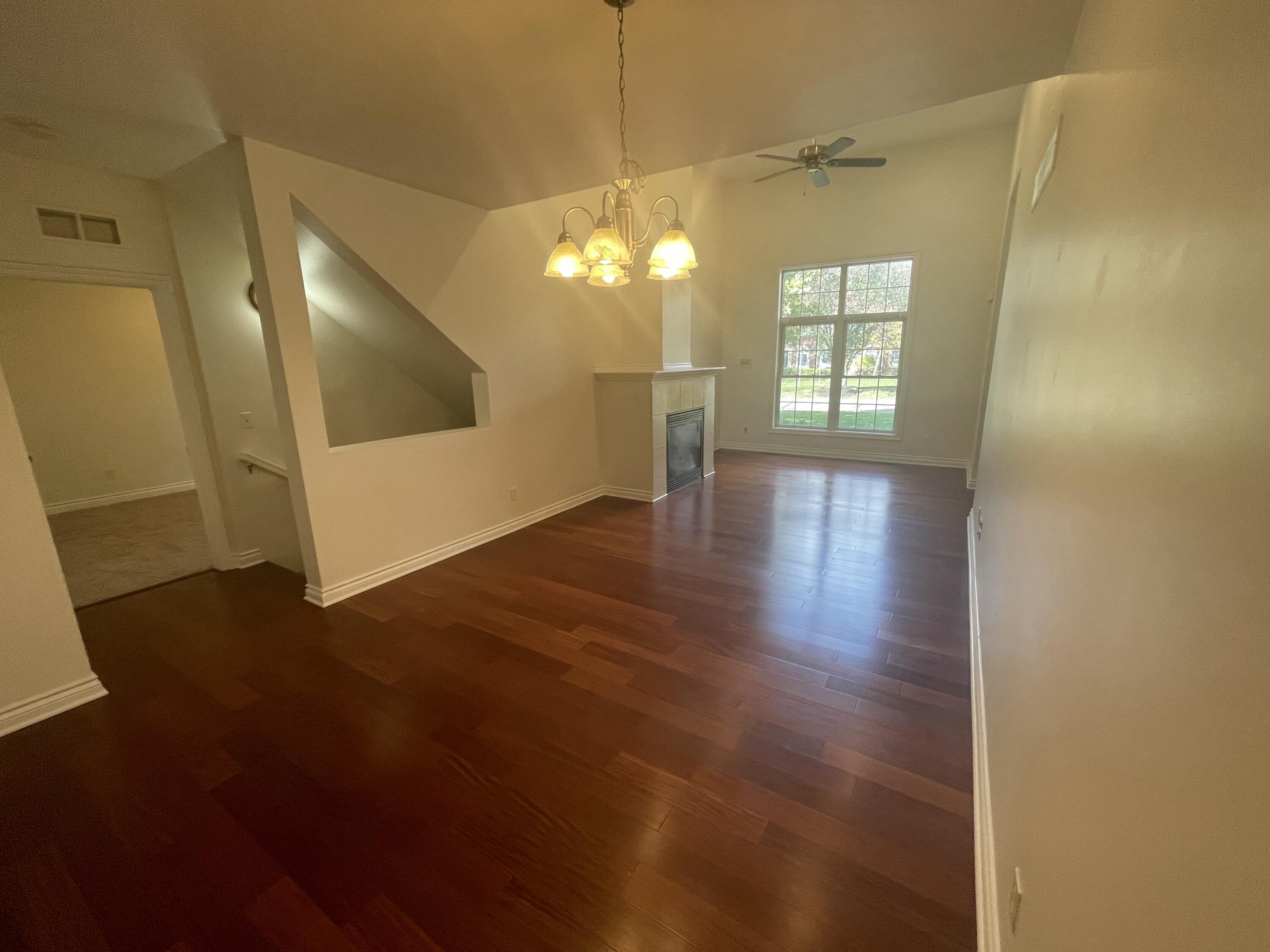 45588 South Stonewood Road Canton, MI 48187 - Photo 6 of 47 Living Room