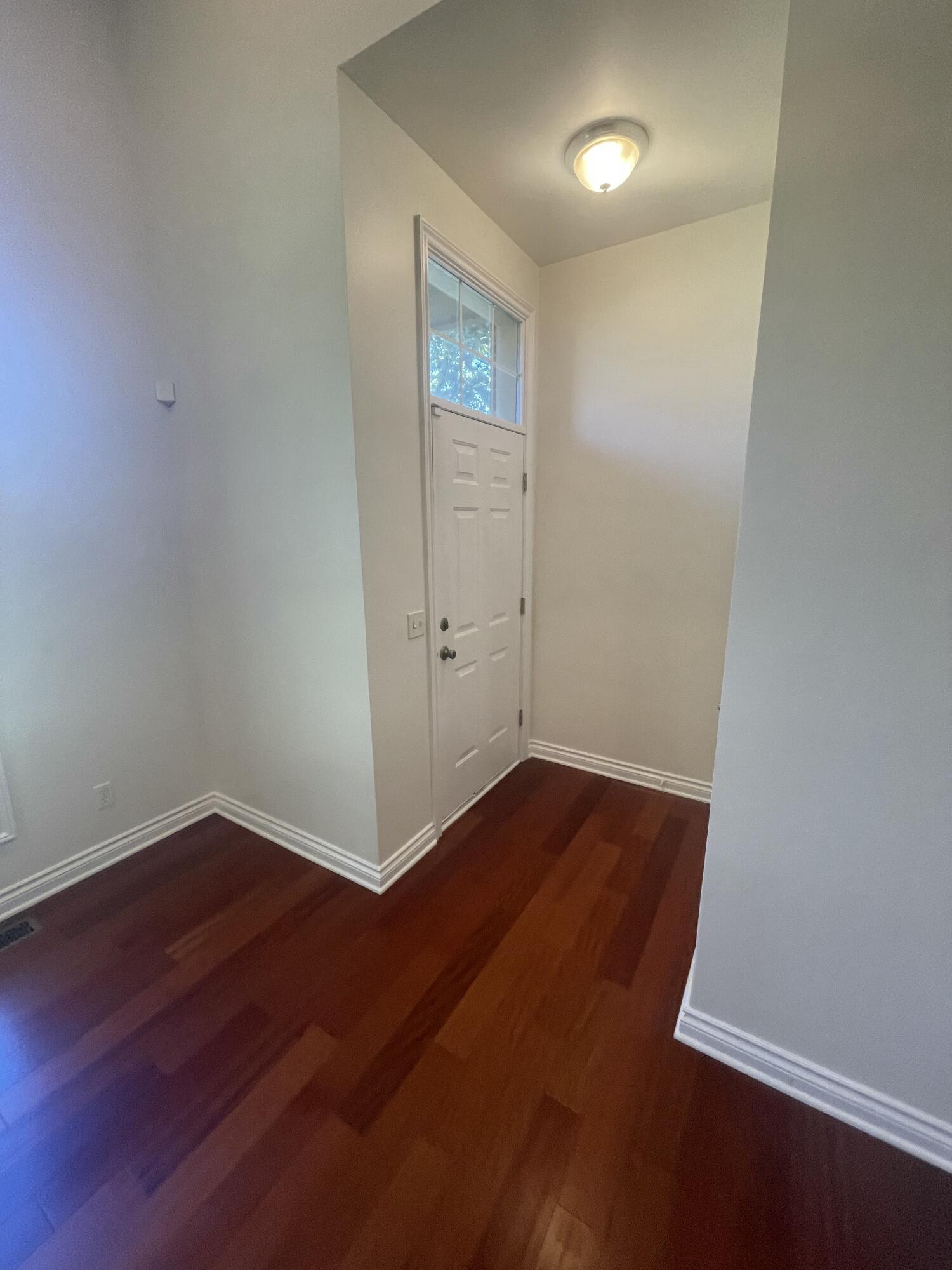 45588 South Stonewood Road Canton, MI 48187 - Photo 8 of 47 Front Entrance