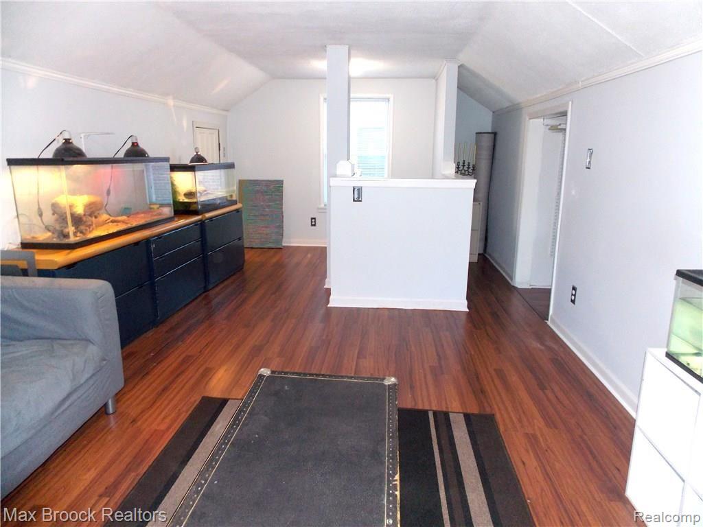 675 Stratford Road Ferndale, MI 48220 - Photo 13 of 24 master 2.JPG