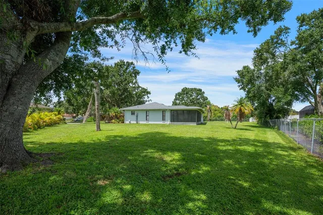 $415,000 | 2044 Country Meadows Lane, Sarasota, FL 34235