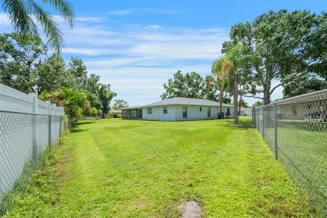 $415,000 | 2044 Country Meadows Lane, Sarasota, FL 34235