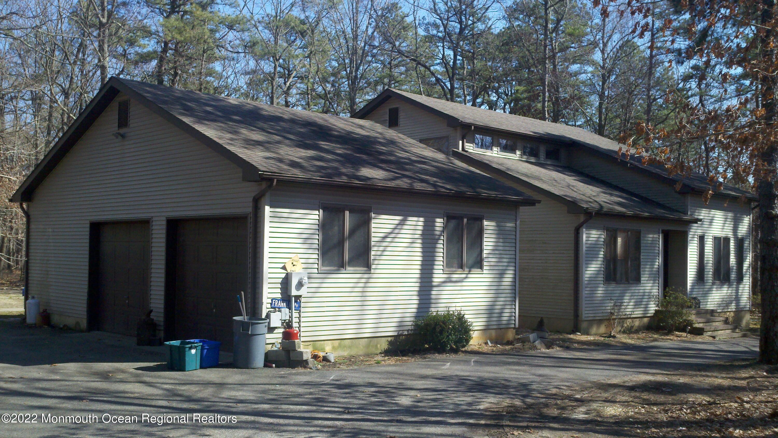 120 Old Turkey Swamp Road Freehold, NJ 07728 - Photo 2 of 6 120 Old Turkey Swamp Rd, Freehold (5)