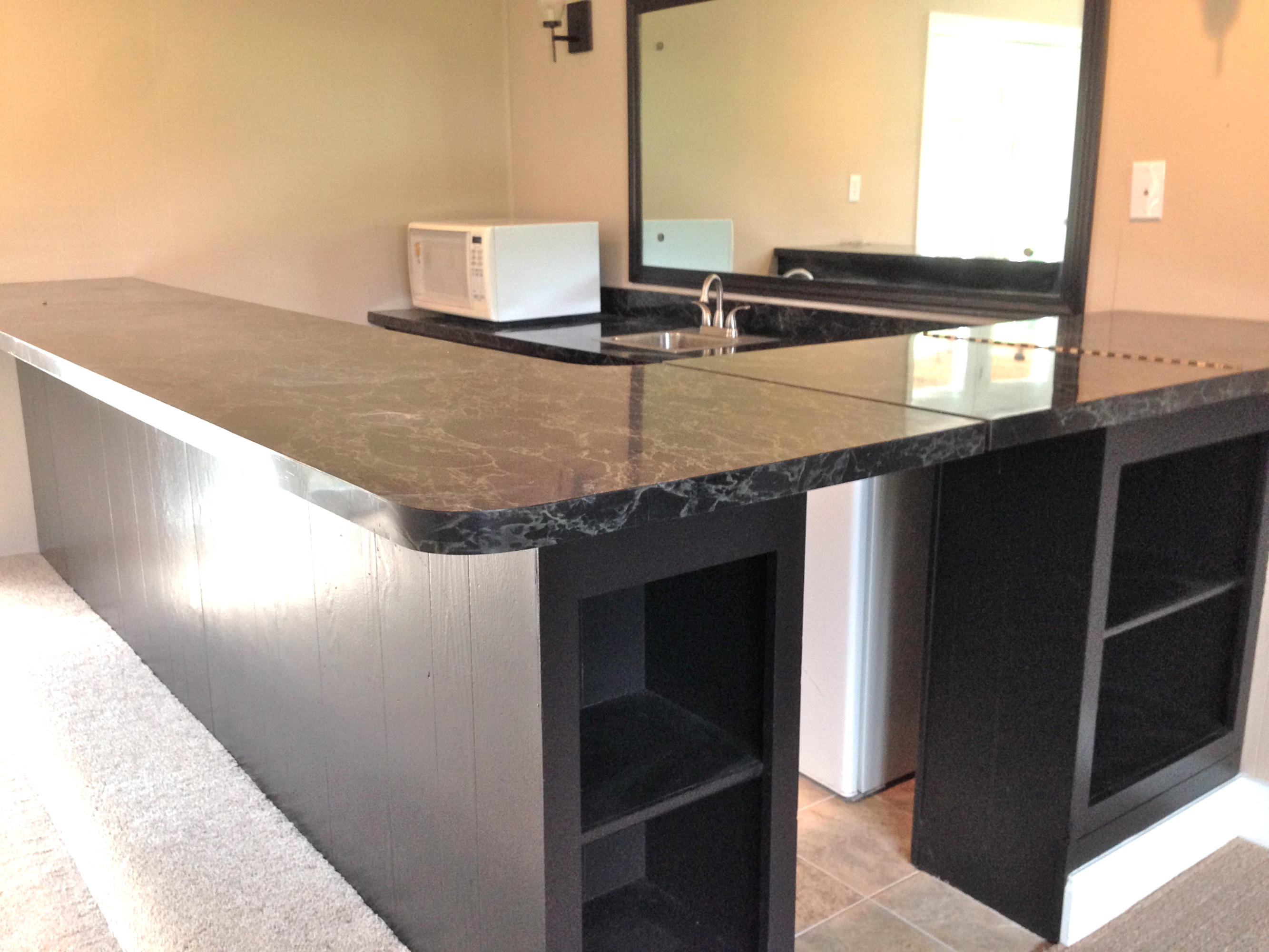 108 Albright Road Oak Ridge, TN 37830 - Photo 19 of 30 Den wet bar with frig