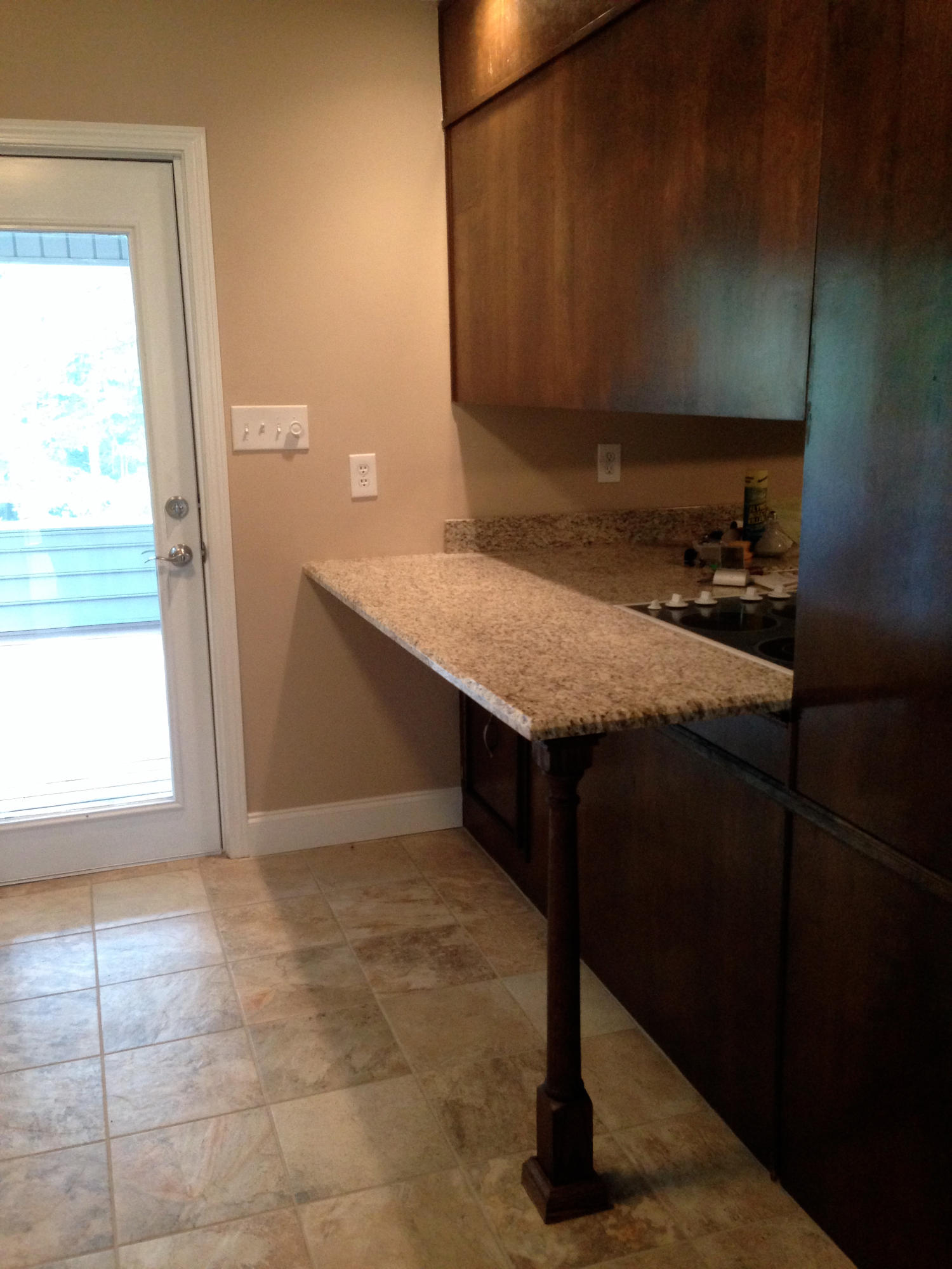 108 Albright Road Oak Ridge, TN 37830 - Photo 9 of 30 Bar area in kitchen