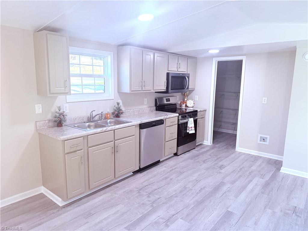 1932 Brim Road Madison, NC 27025 - Photo 4 of 32 Gallery Image 4