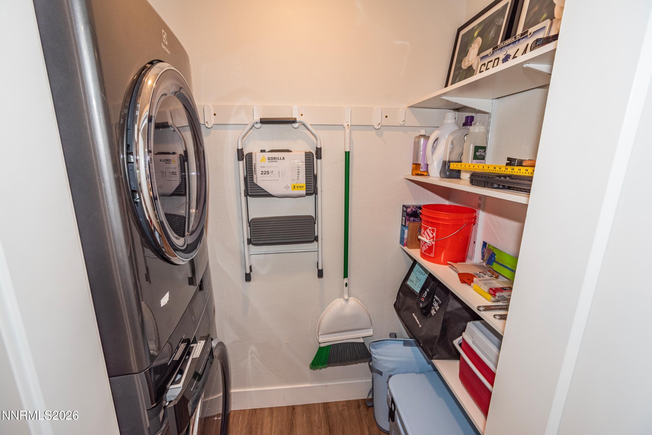460 Shady Ln Court Reno, NV 89509 - Photo 18 of 51 18 - Laundry Closet - 43148