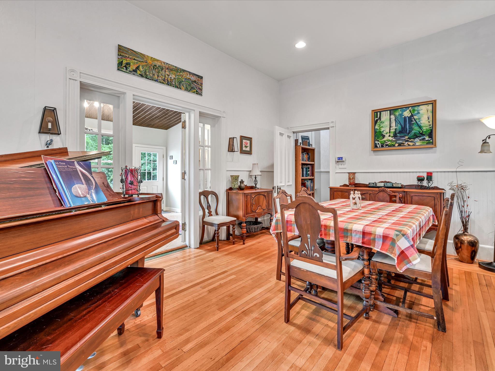 125 Burd Coleman Road Lebanon, PA 17042 - Photo 15 of 43 HIGH Ceilings & Grand LR DR Area