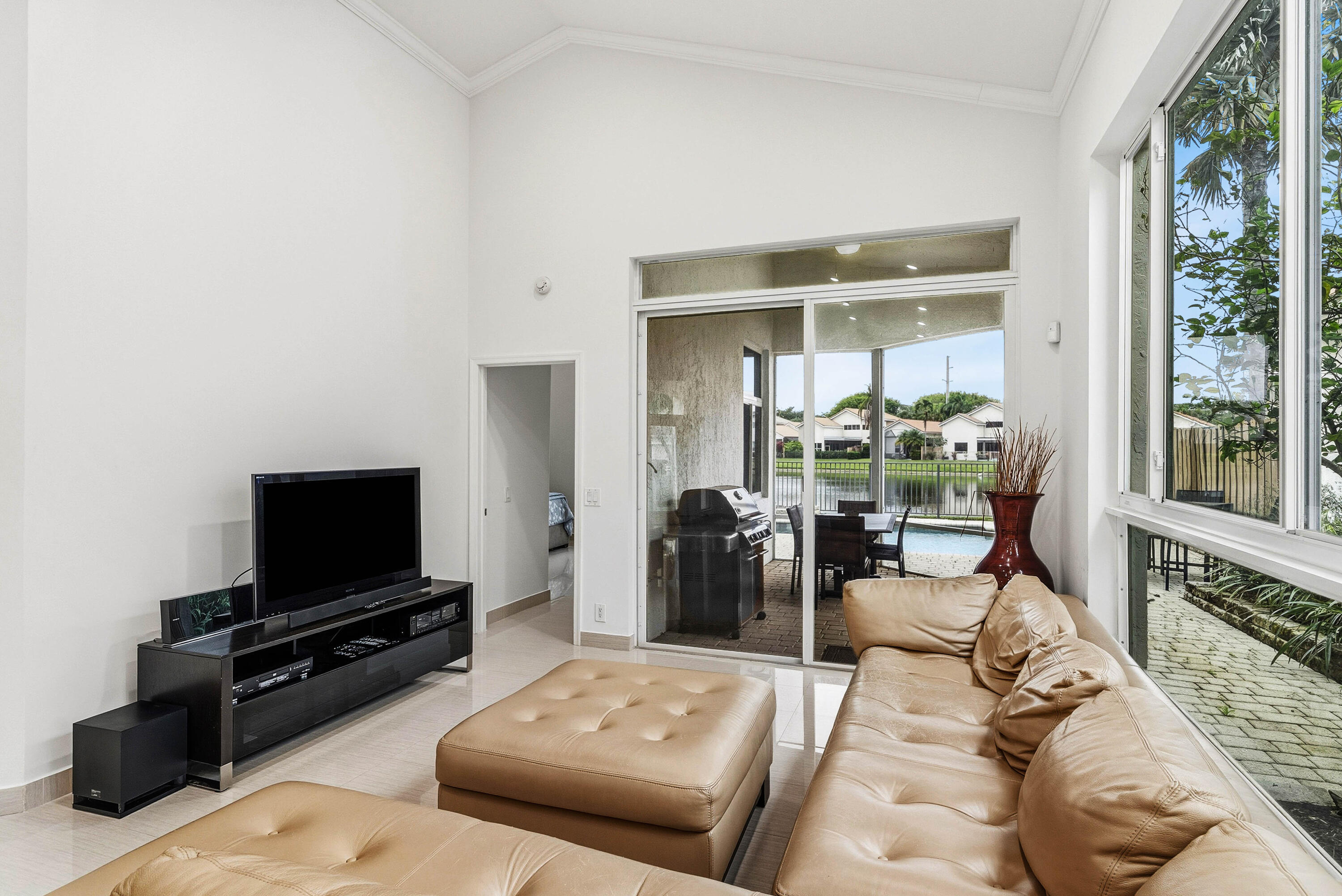 2469 Northwest 66th Drive Boca Raton, FL 33496 - Photo 15 of 32 Living room