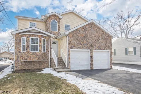 $675,000 | 28 Lincoln Avenue, Lake Hiawatha, NJ 07034