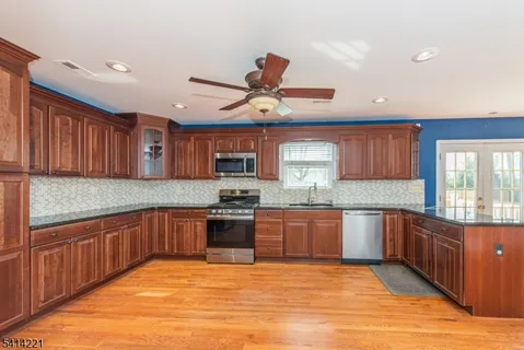 $675,000 | 28 Lincoln Avenue, Lake Hiawatha, NJ 07034