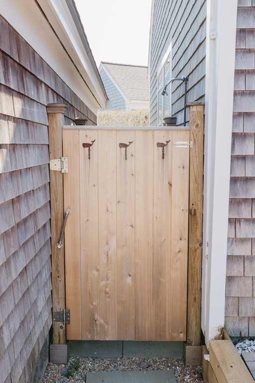 23 Kittiwake Lane Nantucket, MA 02554 - Photo 35 of 36 a view of a wooden door