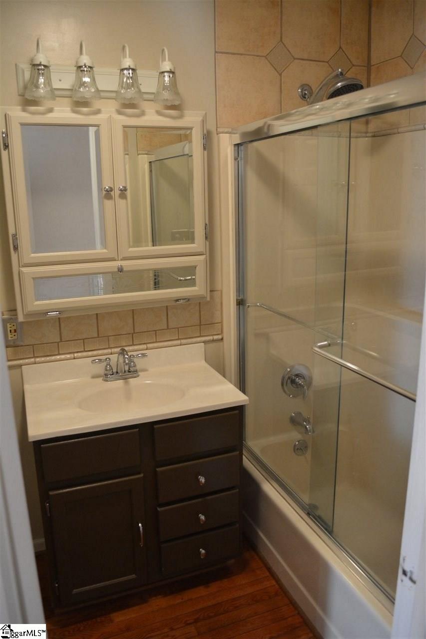 215 Thompson Road Taylors, SC 29687 - Photo 11 of 27