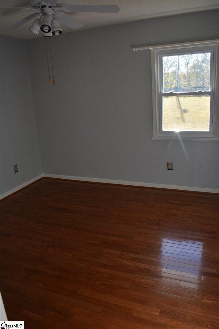 215 Thompson Road Taylors, SC 29687 - Photo 12 of 27