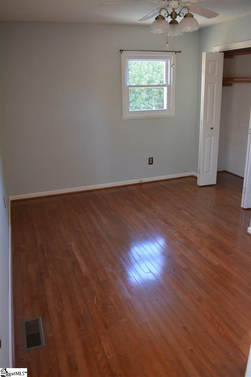 215 Thompson Road Taylors, SC 29687 - Photo 14 of 27