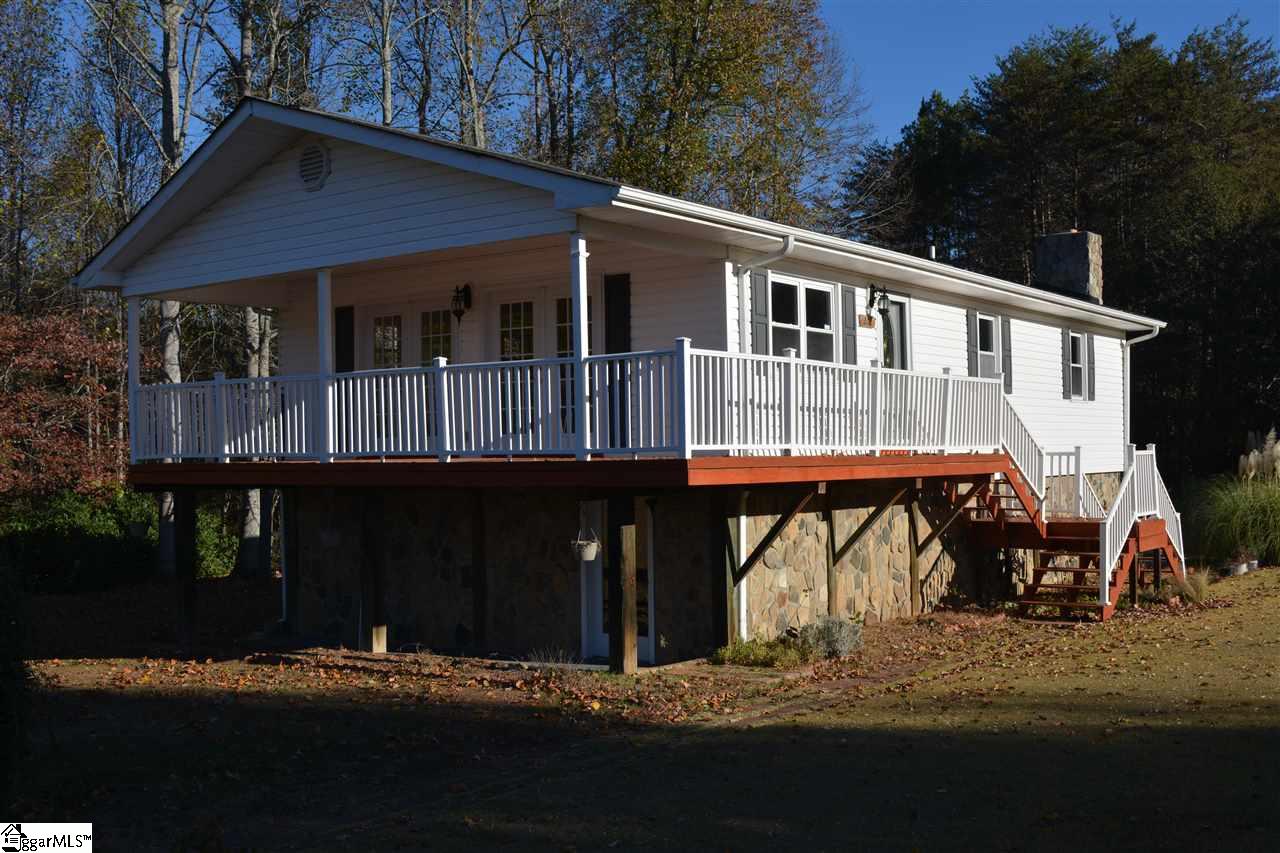 215 Thompson Road Taylors, SC 29687 - Photo 3 of 27