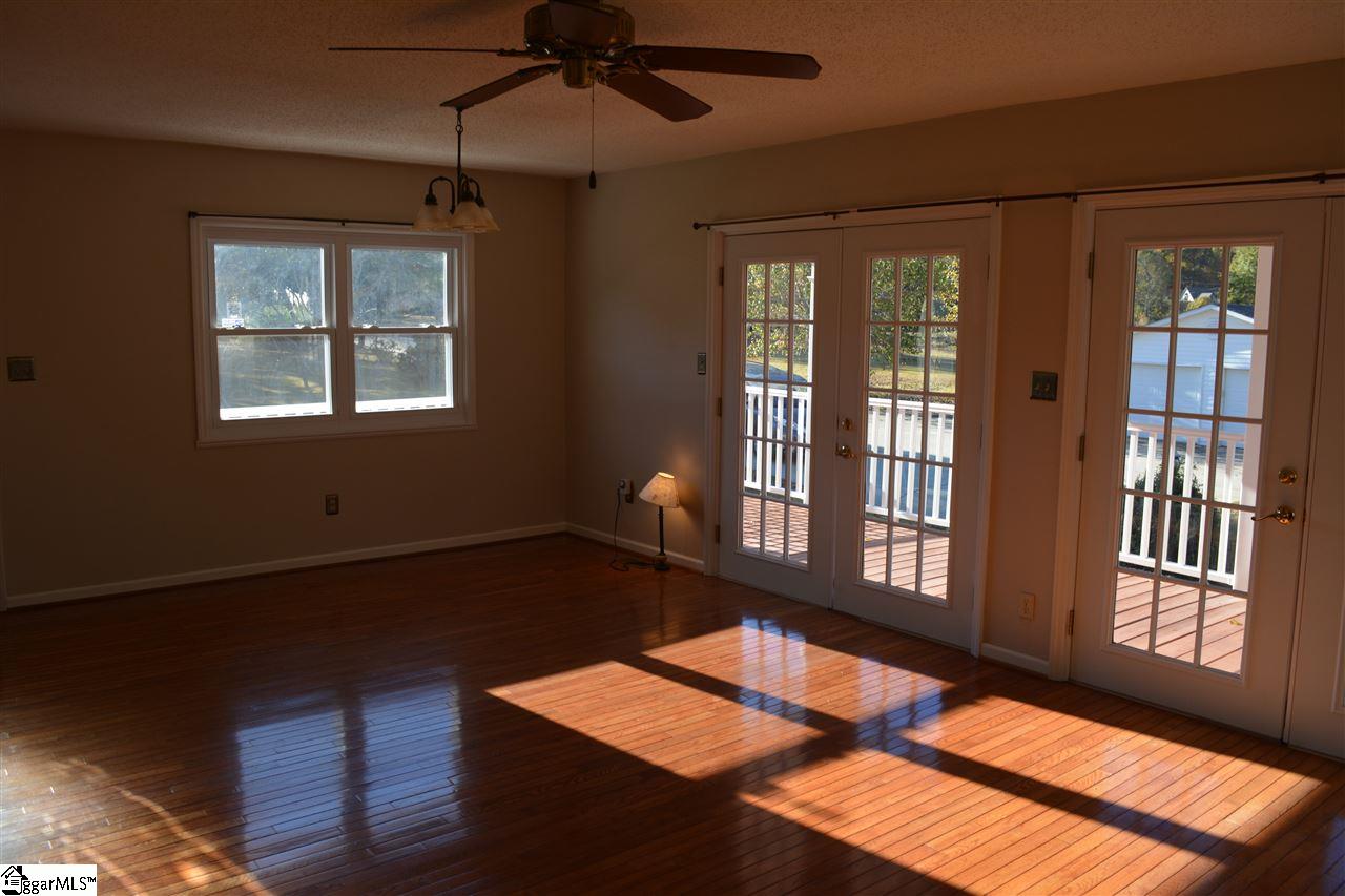 215 Thompson Road Taylors, SC 29687 - Photo 23 of 27